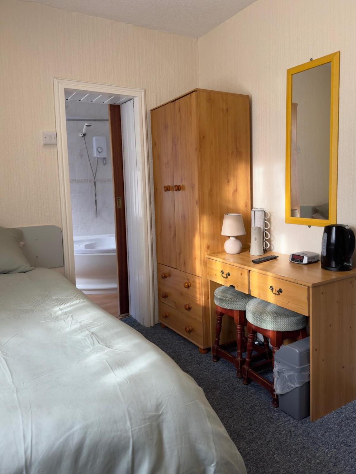 Delamere Hotel Blackpool Ngoại thất bức ảnh