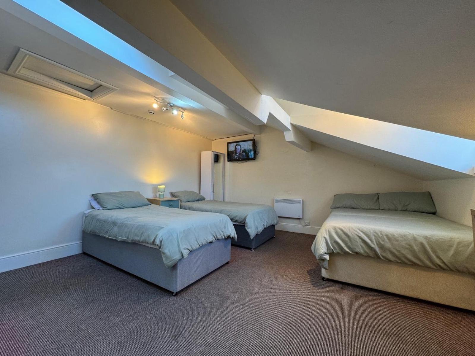 Delamere Hotel Blackpool Ngoại thất bức ảnh