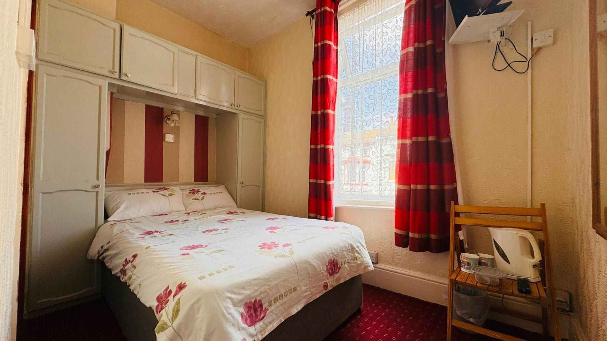 Delamere Hotel Blackpool Ngoại thất bức ảnh