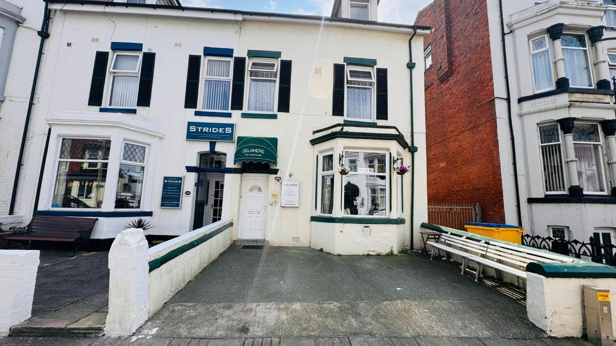 Delamere Hotel Blackpool Ngoại thất bức ảnh