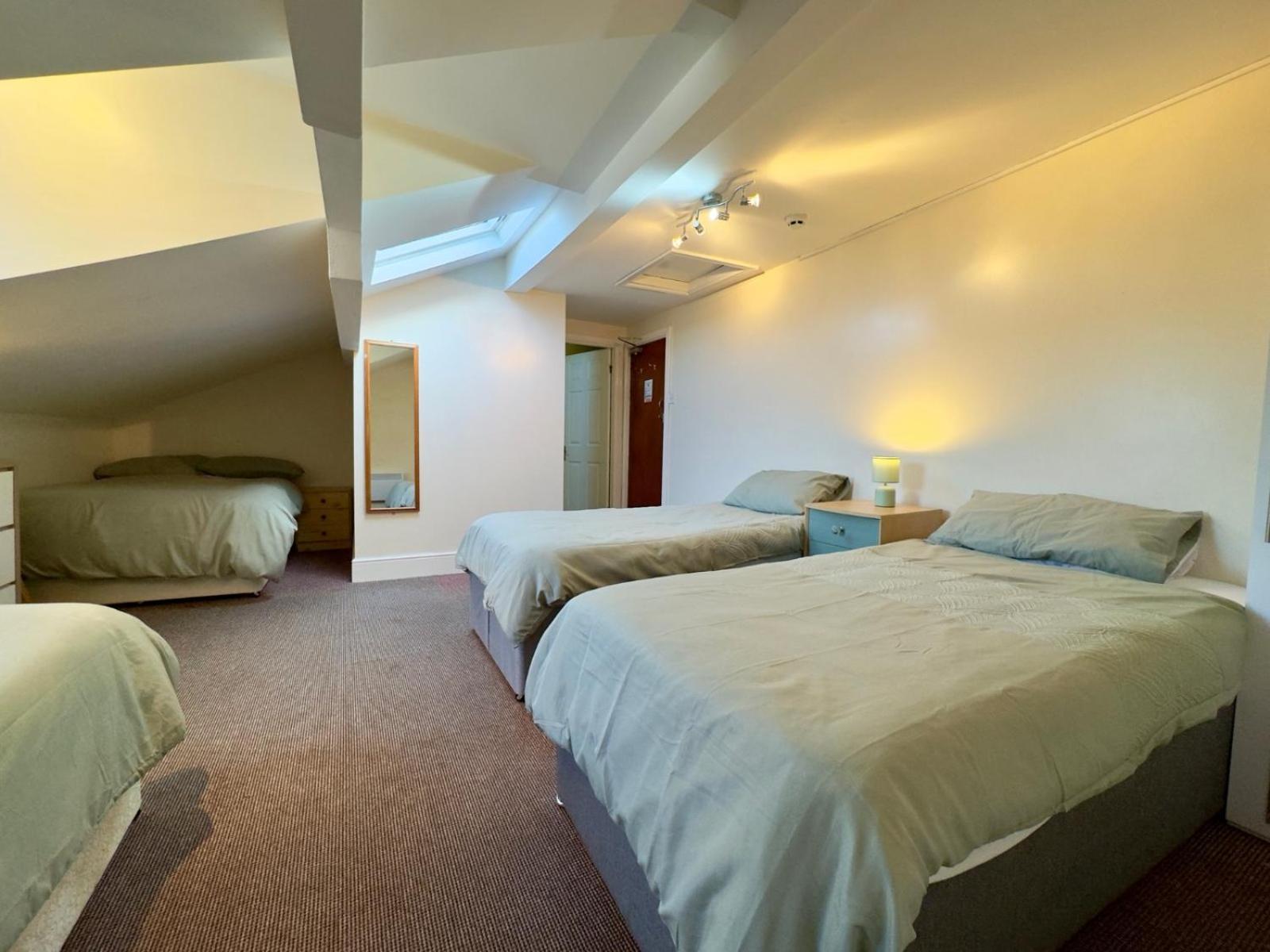 Delamere Hotel Blackpool Ngoại thất bức ảnh